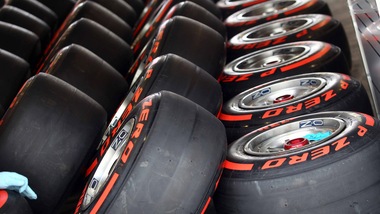 F1 Pirelli, Hembery: «Ipotesi due pit-stop»