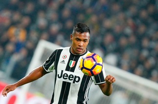Juve, Alex Sandro studia da attaccante