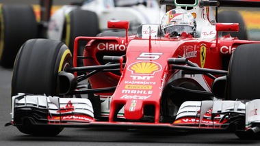 F1, Messico: Vettel guida le seconde libere, le Mercedes inseguono