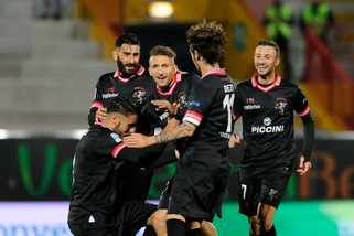 Serie B, Vicenza-Perugia 1-4: un colpo da playoff