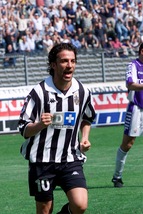 Del Piero compie 42 anni. La Juventus: «Un fuoriclasse»