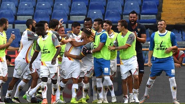 Lega Pro Il Lecce espugna Messina 0-3 e resta solo al comando