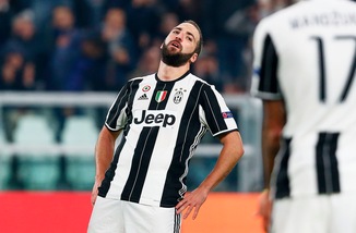Champions League, Juventus-Lione 1-1: brutto pareggio. Higuain, poi troppa sofferenza