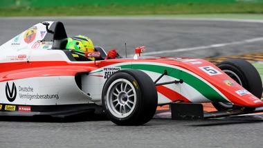 F3, Mick Schumacher in pista con la Prema