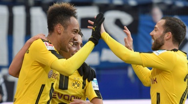 Bundesliga, Aubameyang show. Il Bayern Monaco frena