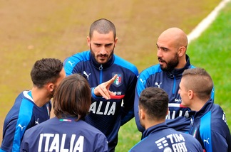 Italia, prove di 4-2-4 con De Rossi e Verratti