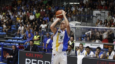 Basket Serie A, la Betaland perde Berzins