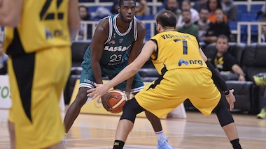 Basket Champions League, Sassari stanca ad Atene