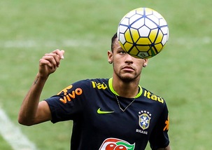 Barcellona, Neymar. Il padre-agente: «Per prenderlo servono 430 milioni»