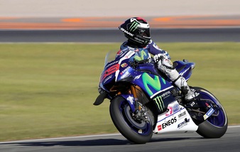 MotoGp, Valencia: Lorenzo guida le seconde libere, ottavo Rossi