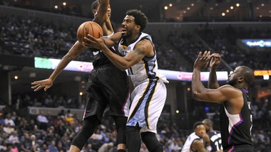 Crawford gela i Thunder, Knicks travolti a Boston