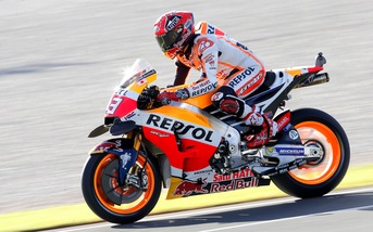 MotoGp, Valencia: Marquez primo nel warm up, Rossi sesto