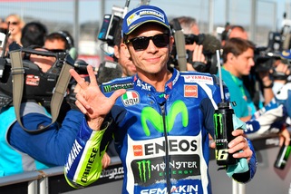 MotoGp, Rossi: «Con Iannone è sempre battaglia»