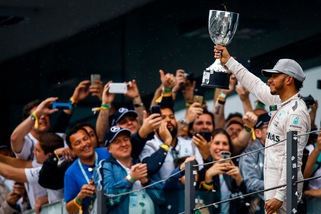 F1, Hamilton: «Fiero del team, pronto a dare il massimo»