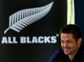 Nuova Zelanda, l'ex capitano All Blacks eroe nazionale durante il terremoto