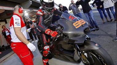 MotoGp, Ciabatti: «Lorenzo, buon inizio con la Ducati»