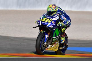 MotoGp, test Valencia: Rossi il più veloce, Iannone parte bene