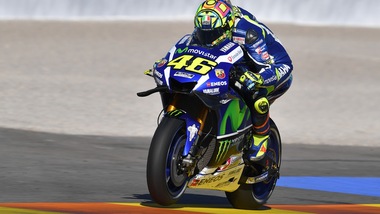 MotoGp, test Valencia: Rossi il più veloce, Iannone parte bene