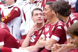 Torino in posa per la foto ufficiale: Belotti è la superstar