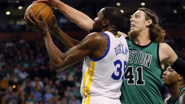 Durant stoppa Milwaukee, super Beli non basta