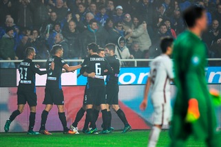 Serie A: la Roma cade contro l'Atalanta, Juve a +7. Lazio show