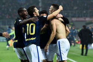 Serie A, Milan-Inter 2-2. Doppietta di Suso, Perisic pareggia al 92'