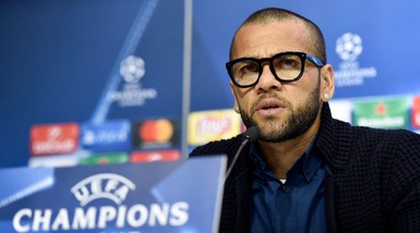 Dani Alves: «Primi nel girone Champions: ecco l'obiettivo»
