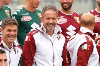 Torino, Babbo Mihajlovic e il Natale con i fiocchi