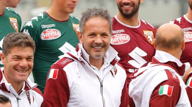 Torino, Babbo Mihajlovic e il Natale con i fiocchi
