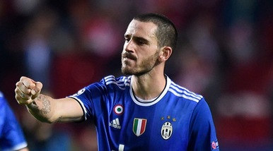 Juventus, festa Champions. Barzagli: «Bravi ragazzi». Dybala: «Non vedo l'ora di esultare con voi»