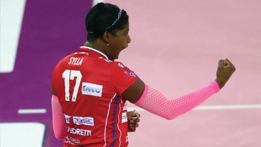 Bergamo corsara, 1-3 a Modena. Foppapedretti in vetta