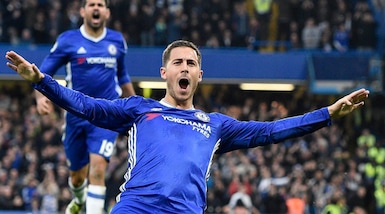 Zola: «Hazard come Messi e Ronaldo»