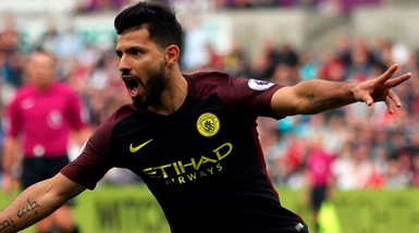 Premier League: il Manchester City vince in rimonta, Liverpool in testa