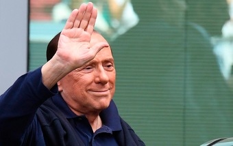 Milan, Berlusconi: «Il closing può slittare di un mese». I cinesi: «Grazie presidente»