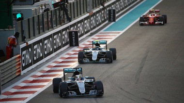 F1 Abu Dhabi: vittoria ad Hamilton, titolo a Rosberg, podio per Vettel