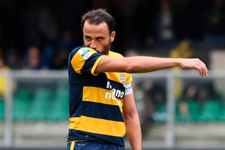 Serie B Verona, basta Pazzini per la vetta solitaria: il Bari resta a secco
