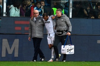 Juventus, Dani Alves chiarisce: «Non è così grave. A presto»