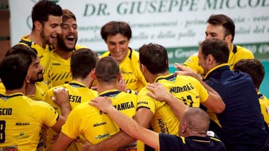 BCC Castellana Grotte passa al comando, Siena ko al tie break