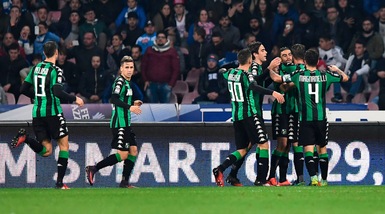 Serie A, Napoli-Sassuolo 1-1. Defrel gela il San Paolo, la Juve dista 8 punti