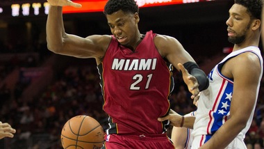 Whiteside sbanca Denver, Westbrook salva i Thunder