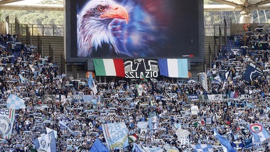 Lazio, carica prima del derby. In 3mila a Formello