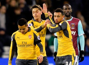 Premier League, l'Arsenal resta a -3 dal Chelsea. Ranieri sempre più giù