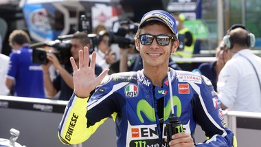 F1, Valentino Rossi: «Io in Mercedes? Se vogliono chiamarmi...»