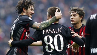 Milan-Crotone 2-1: Pasalic e Lapadula in rimonta, Juventus a +4