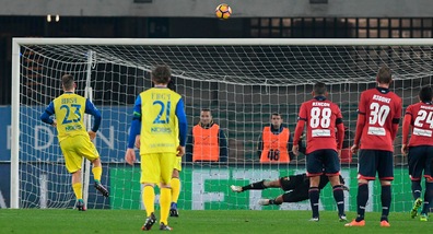 Chievo-Genoa 0-0: tanti errori e un palo a testa
