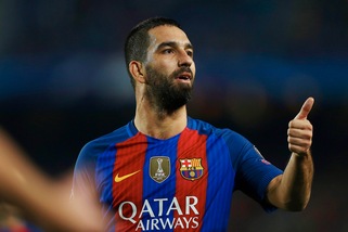 Arda Turan conferma l'interesse della Cina: «Ma voglio restare al Barcellona»