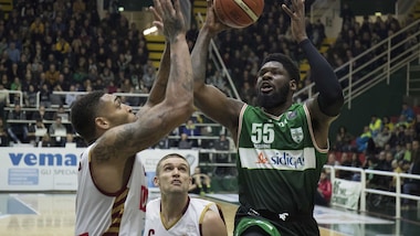 Basket Champions League, Thomas lancia Avellino
