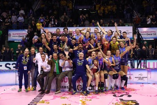 Conegliano conquista la Supercoppa. 3-1 alla Foppapedretti