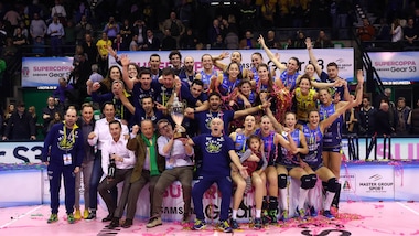 Conegliano conquista la Supercoppa. 3-1 alla Foppapedretti