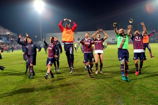 Serie A, Crotone-Pescara 2-1: Ferrari per il sorpasso